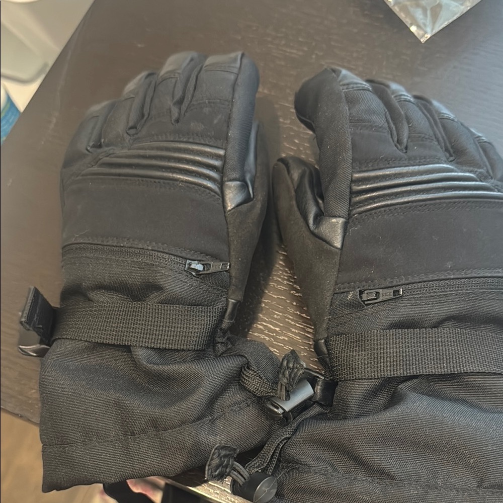 Insulated Black Snow Gloves
